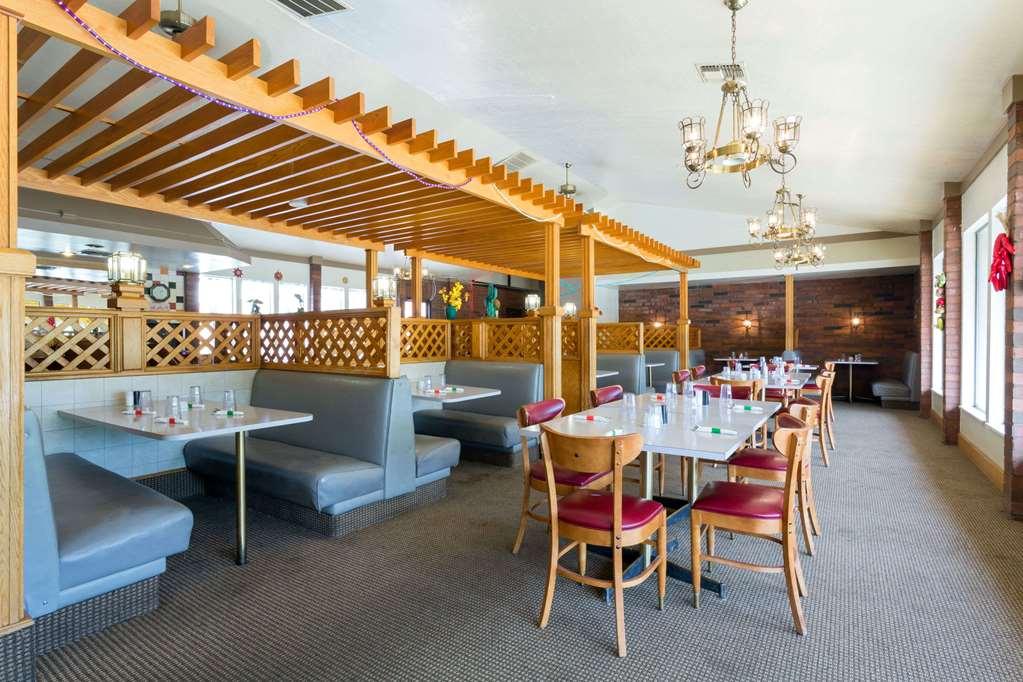 Ramada By Wyndham Richfield Ut I-70 Hotel Exterior photo